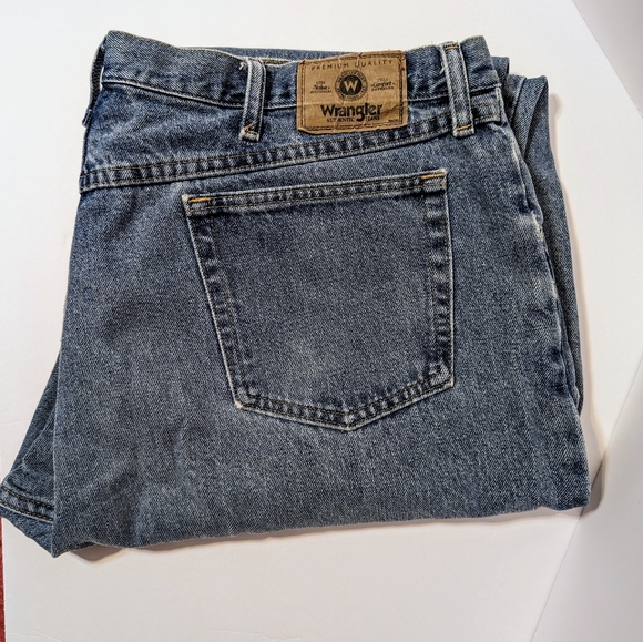Wrangler Other - Wrangler 42×30 Relaxed Fit Blue Jeans